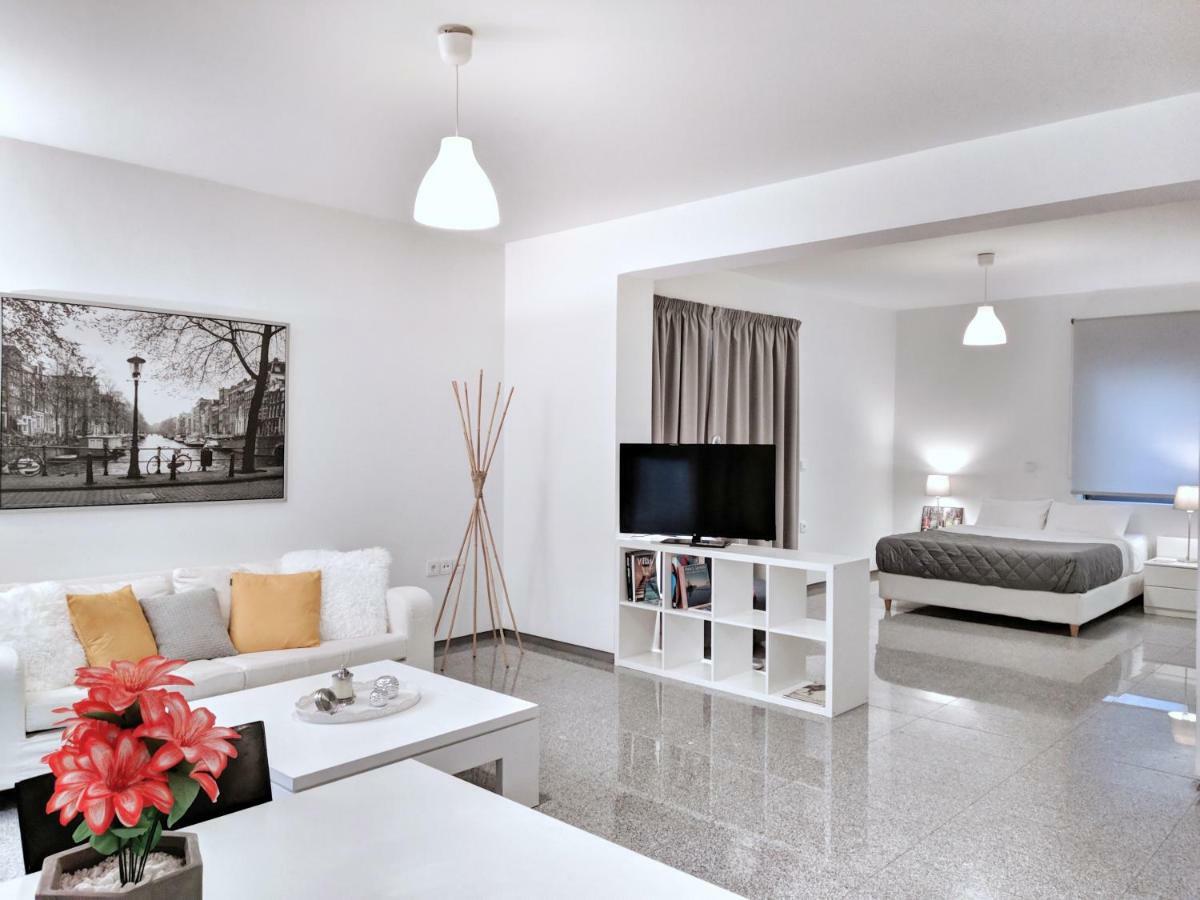 Budget Semi Basement By Verde Apartments Athen Eksteriør billede